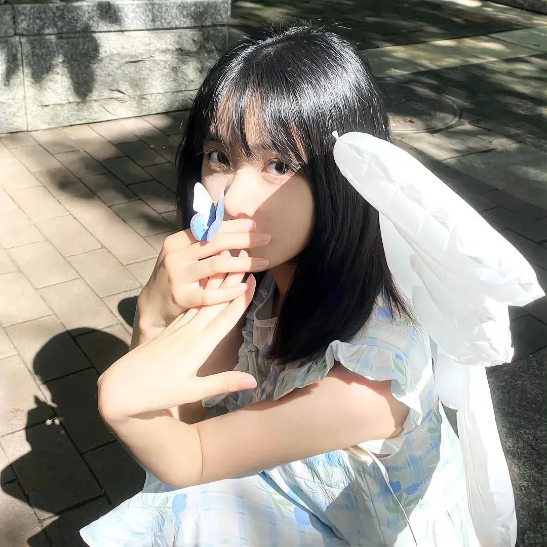 女跳水队员